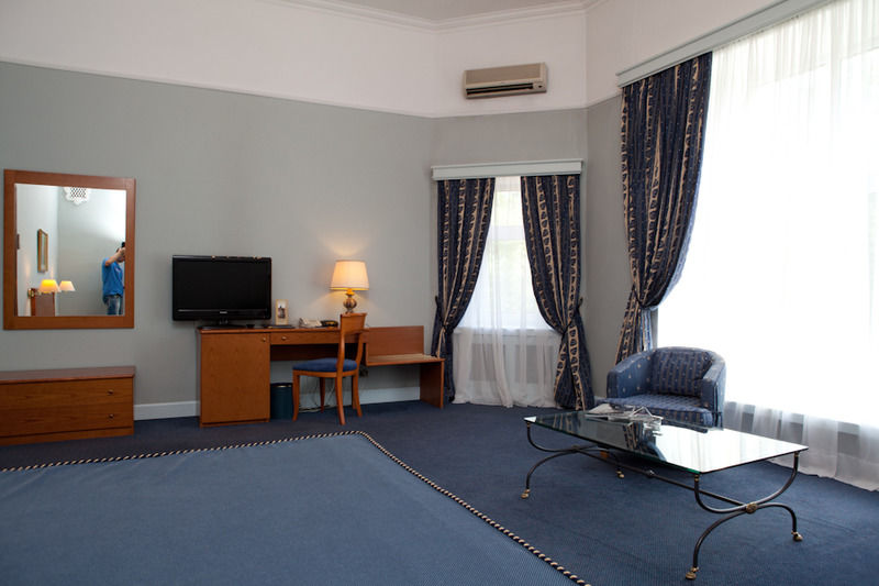 Grand Hotel Ukraine Днепър Екстериор снимка