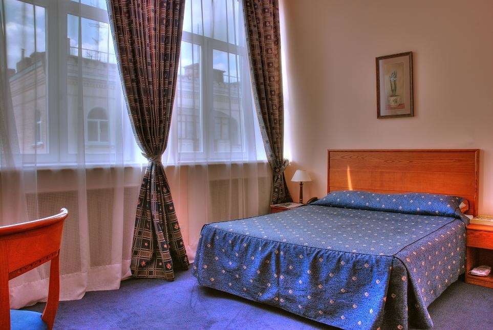 Grand Hotel Ukraine Днепър Стая снимка